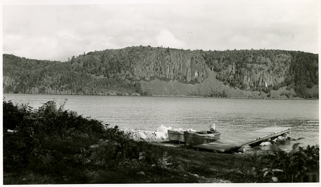 30289202257_8a297e3d57_z